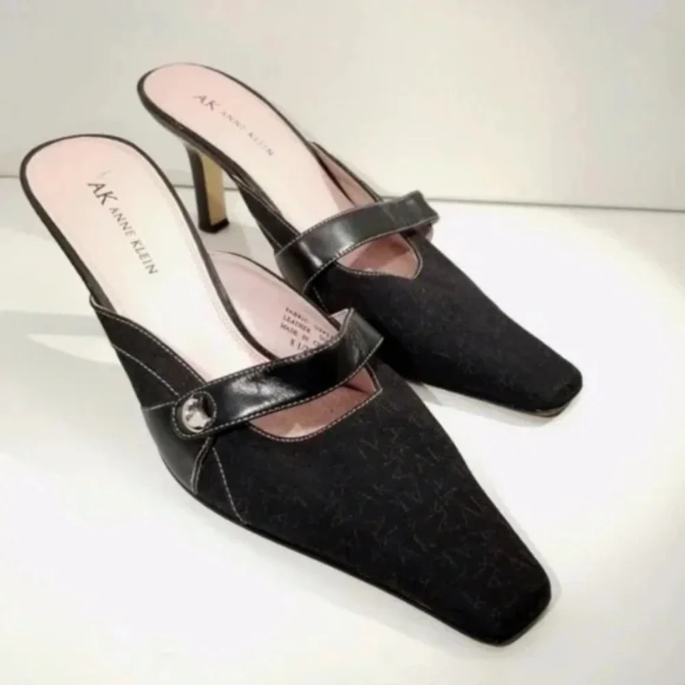 Anne Klein Signature Pattern Mules with top strap - Picture 5 of 9